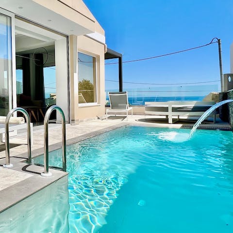 Swim in your private pool, with a hydrotherapy jet and a view of the ocean