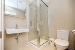 Royal Road Stay image 9