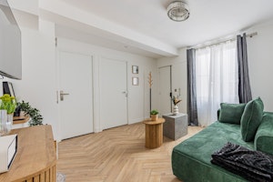 Charming Salon image 10