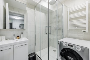 Charming Salon image 7