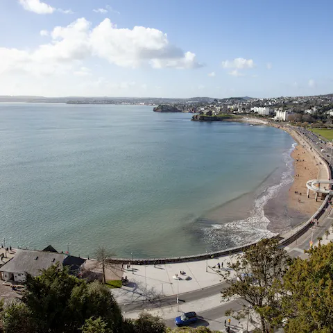 Spend the day on Torquay Beach or wander the length of the iconic Rock Walk and enjoy sweeping views across the bay– mere minutes from your home 