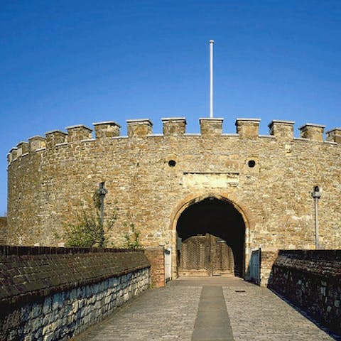 Get to know the local history in Deal castle