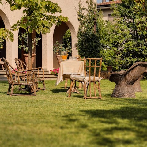 Relax in the garden after a day of discovering the Tuscan coast