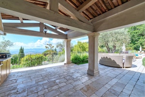 Rose Garden Place image 3