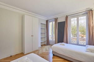 Haussmann Avenue image 7