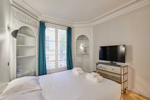 Haussmann Avenue image 6