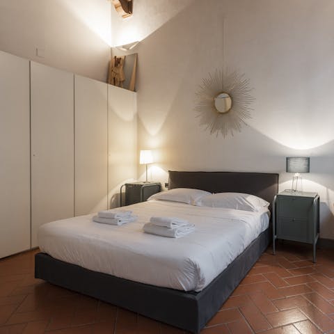 Wake up in the comfortable bedroom feeling rested and ready for another day of Florence sightseeing