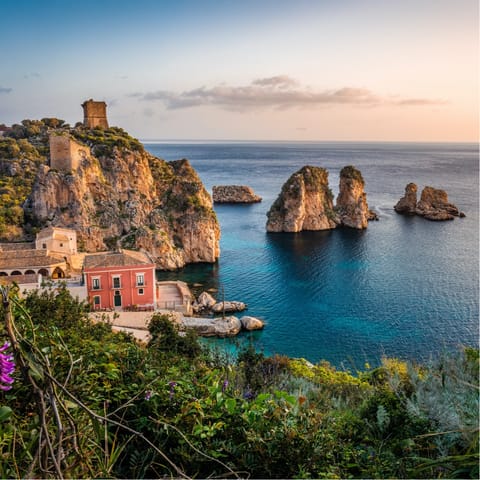 Explore the stunning island of Sicily from your location between Taormina and Giardini Naxos