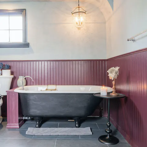 Relax in the claw-footed bath after going for a hike in the Hudson Valley