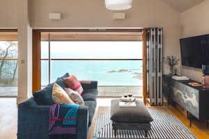 Cliffside & Tide image 14