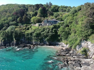 Cliffside & Tide image 12