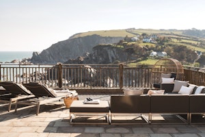 Cliffside & Tide image 5