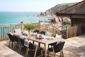 Cliffside & Tide image 4