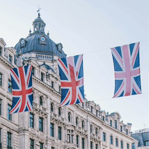 Head into central London for sightseeing and shopping