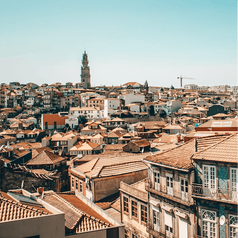 Discover the nearby attractions including Mercado do Bolhão