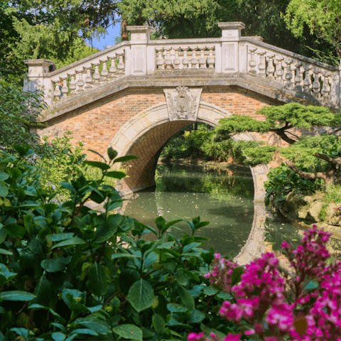 Enjoy a romantic stroll around the nearby Parc Monceau
