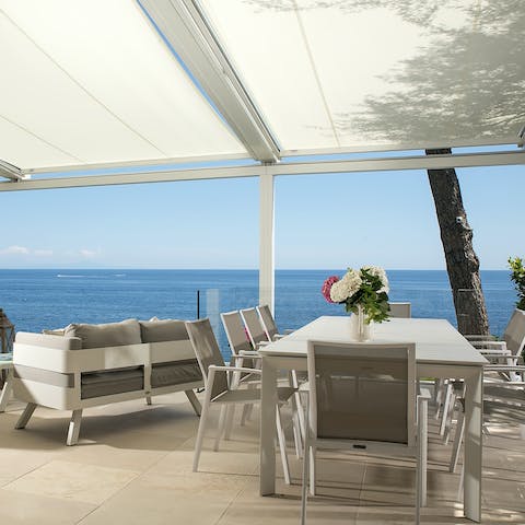 Dine on the terrace with a view of the Gulf of Salerno in front of you