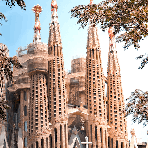 Enjoy being in the heart of Barcelona, with the majestic Sagrada Familia an eight-minute walk away 