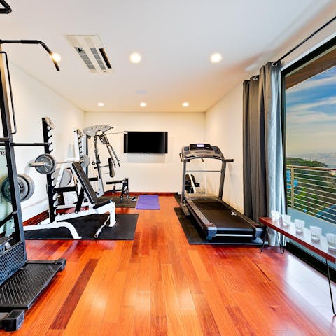 Keep up with your fitness routine in the home gym 