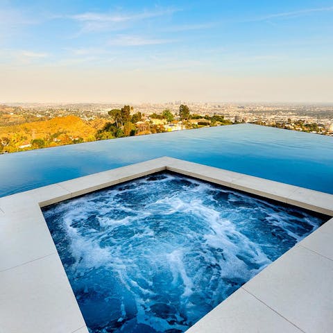 Unwind in the jaccuzi with stunning vistas over Downtown Los Angeles
