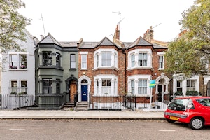 Chelsea Residence image 6