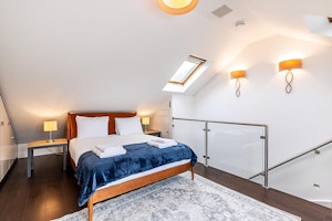 Chelsea Residence image 2