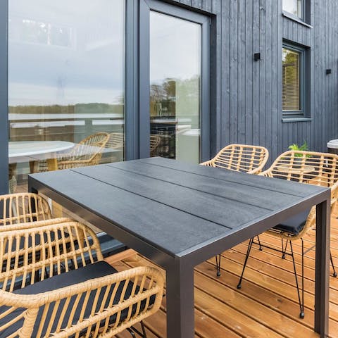 Enjoy barbecues and alfresco feasts with your loved ones