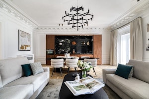 Louvre Elegance image 1