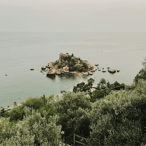 Embrace an Italian adventure along the coast of Taormina