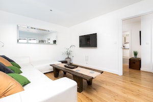 Teak On White image 14