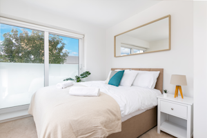 Teak On White image 10
