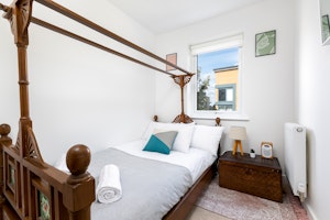 Teak On White image 4