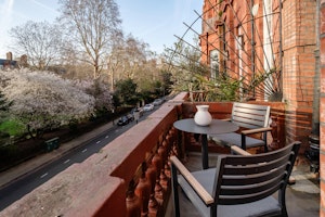 Leafy Square View image 12