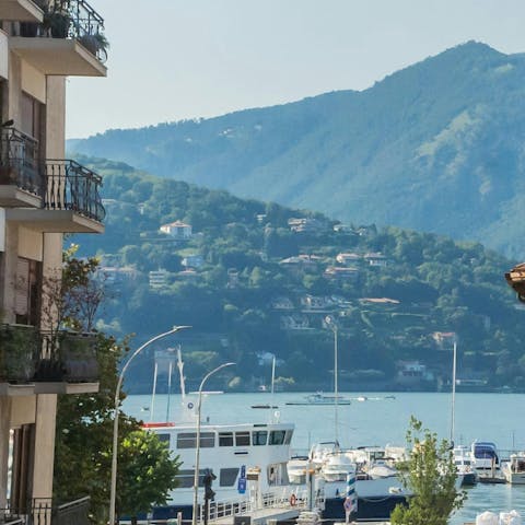 Admire the beautiful views over Lake Como