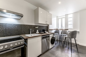 City Luxe image 4