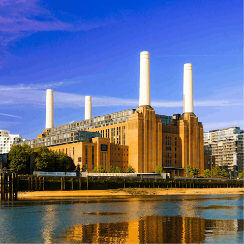 Take a stroll along the River Thames to Battersea Power Station