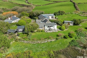 Fairy Tale Cottage image 13