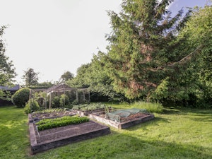 Kent Gardens image 11