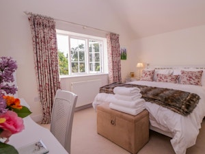 Kent Gardens image 6