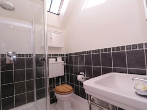 Kent Gardens image 3