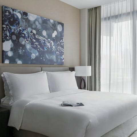 Wake up in the comfortable bedroom feeling rested and ready for another day of Dubai sightseeing