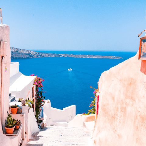 Head down to Ammoudi Bay (ten minutes on foot) for a seafood supper