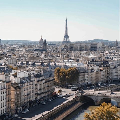 Explore the city from your door – your home is in the heart of the 1st arrondissement