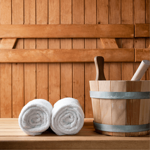 Wind down after sightseeing in the bathroom’s small sauna