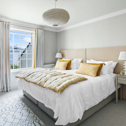 Feel a luxurious sense of relaxation from the elegant bedrooms
