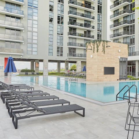 Cool off from the Florida sun in the shared rooftop pool