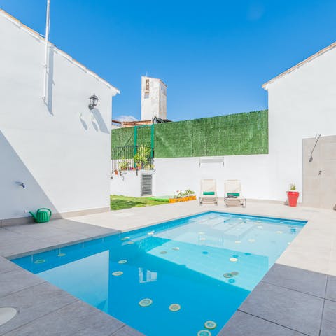 Alternate between the pool and the sunloungers as you make the most of the sunshine
