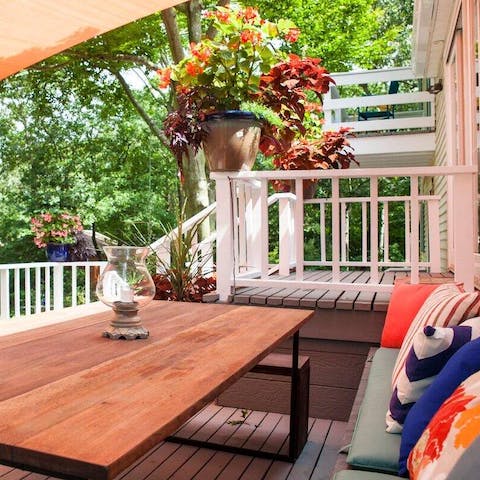 Relax on the shaded terrace after a day of soaking up the attractions of North Fork