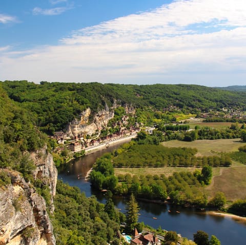 Explore the gorgeous Dordogne region of France, right on your doorstep