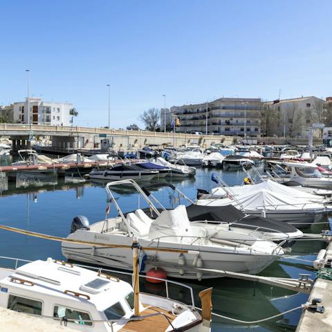 Rent a boat at the Marina Nou Fontana and take to the seas